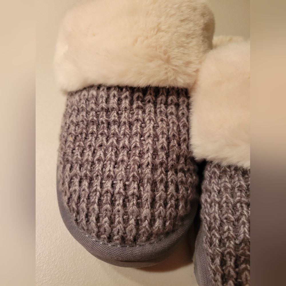 Union Bay Womens Love Faux Fur Sweater Slippers.  Gray   Womens Size 8 - Picture 2 of 8